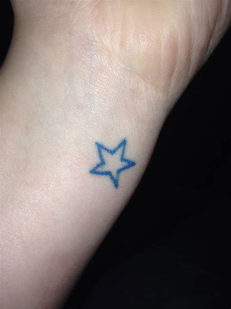 Small Blue Star Tattoo On Wrist Cute Tattoo Star Tattoo On Wrist Star Tattoos Tattoos