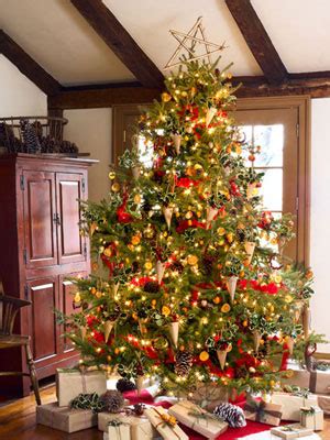 Maybe you would like to learn more about one of these? Decorating An Old Fashioned Christmas Tree - Dot Com Women