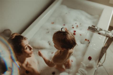 Mother Daughter Bubble Bath Session Lethbridge Ab — Ashley M Photography