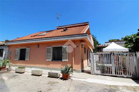 Scopri subito i numerosi annunci di case in vendita a roma proposti da tecnocasa.it! Annuncio Rustici / Cascine / Case in vendita a Pescara ...