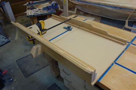 Use a band saw or jigsaw to cut contours on the fence and stiffener and ease the edges with sandpaper. Table saw sled - FineWoodworking