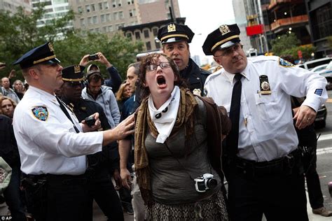 Occupy Wall Street Protesters Lured Into Brooklyn Bridge Trap By