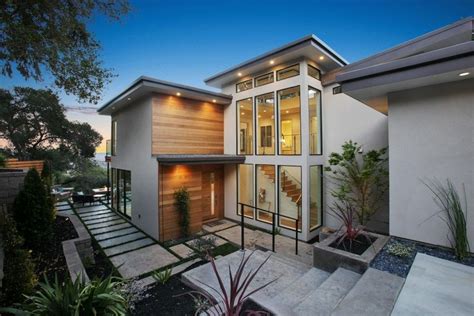 Organically Inspired House Exterior Modern House Exterior Exterior