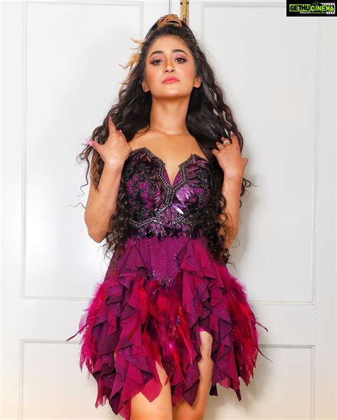 Shivangi Joshi Instagram 1st Post Of 2021 Outfit Iamkenferns 📸