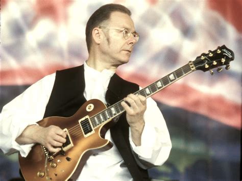 Robert Fripp says King Crimson will only reunite to prevent World War