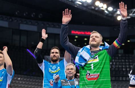 Liveticker, ergebnisse, die tabelle und alle infos zu den teams. Handball-Bundesliga: Löwen führen Tabelle an - Comeback ...