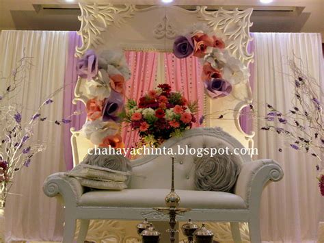 Suasana di sana sudah jadi macam pesta kenduri. Butik Pengantin: Perkahwinan Dayana , Dewan Kompleks ...