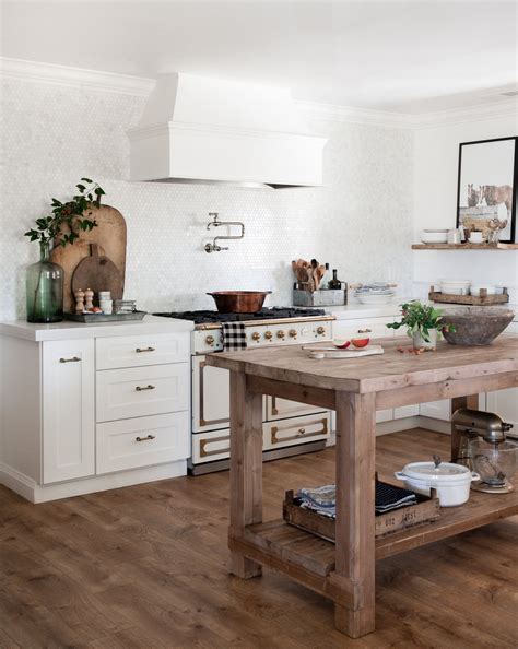 Perfect in front of the sink or stove, the foam will also be a useful touch to provide some relief to anyone cooking. Fall Kitchen Decor — Boxwood Avenue