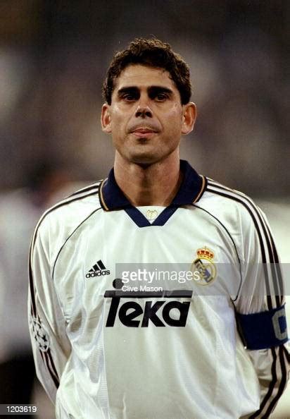Portrait Of Fernando Hierro Of Real Madrid Lining Up To Face Foto Di