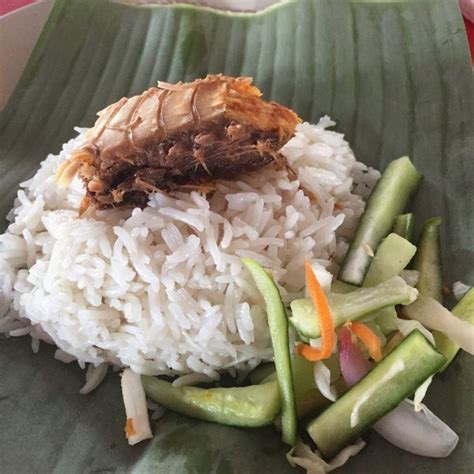 The most famous nasi dagang comes from tumpat in kelantan and kampung ladang in kuala terengganu. Nasi Dagang Atas Tol - Kuala Terengganu, Terengganu