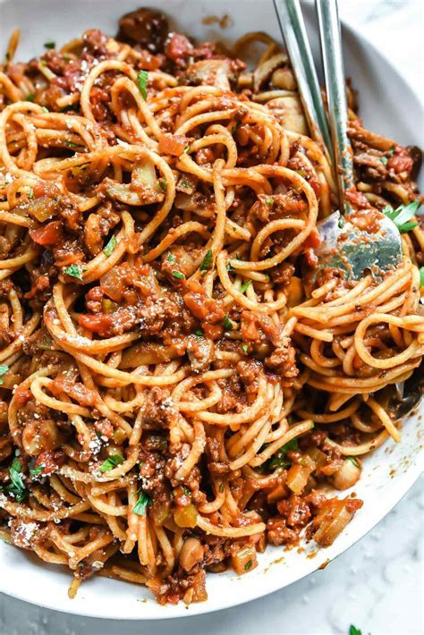 Meanwhile, peel and finely chop the garlic. 10 Easy Spaghetti Recipes - Best Spaghetti Recipes