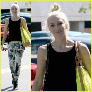 Gwen stefani no makeup look here is taken when the celebrity is out in an adventure. Gwen Stefani- beautiful without makeup. | Fave celebs ...