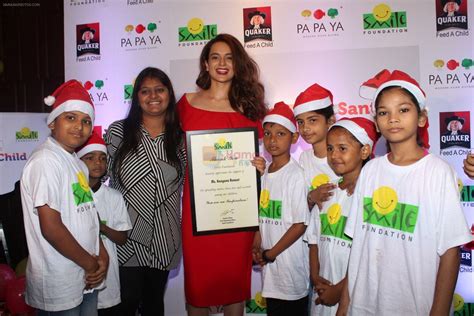 Kangana Ranaut Celebrating Christmas With Smile Foundation Kids On 25th