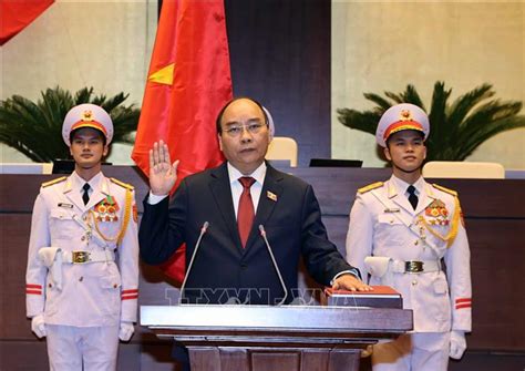 Phạm bình minh, phó thủ tướng, bộ trưởng bộ ngoại giao; Chủ tịch nước Nguyễn Xuân Phúc tuyên thệ nhậm chức - Ảnh ...