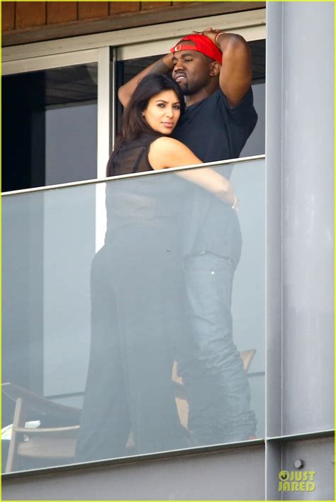 Pregnant Kim Kardashian And Kanye West Kisses In Rio Photo 2807460