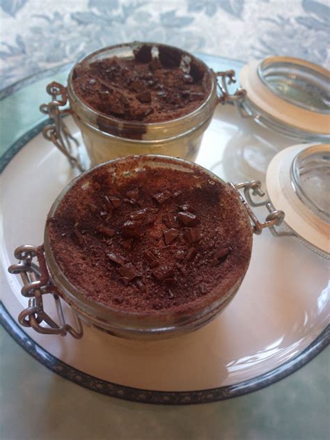 Quando ho preparato i miei baicoli ho fatto anche una bella tazza di cioccolata calda da abbinare (stupendi insieme!) promettendovi di darvi la ricetta. Tortine in barattolo ricotta e cioccolato - al microonde e ...