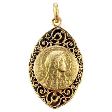 Italian Madonna Virgin Mary Yellow Gold Religious Medallion Pendant Charm At 1stdibs Madonna