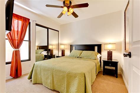Forbidden and dangerous, smoky and sophisticated, warm and earthy? 25 Sophisticated Paint Colors Ideas For Bed Room
