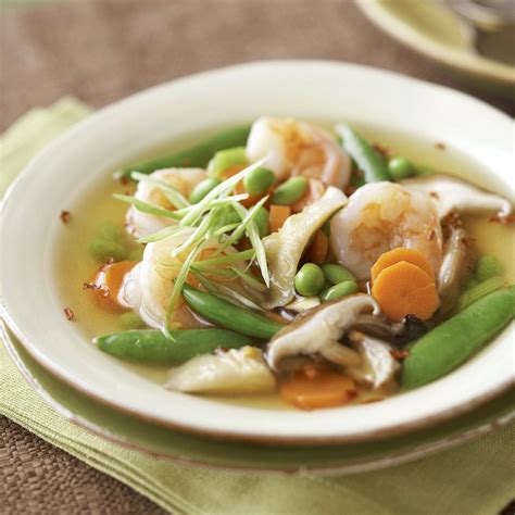 Shrimp And Vegetable Soup With Garlic And Ginger