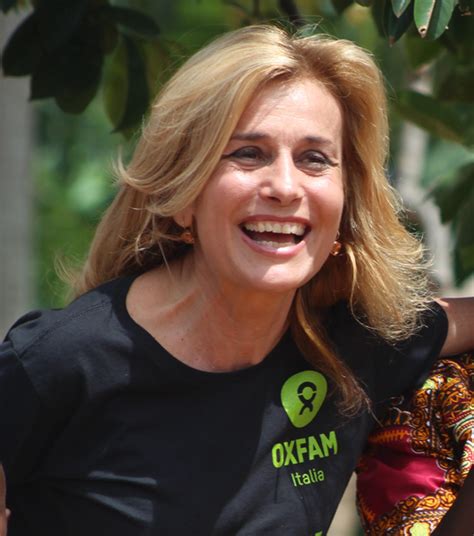 With her first novel amiche di salvataggio she won the bancarella award the following year. Oxfamily - The Network - Oxfam Italia | Oxfam Italia