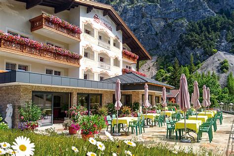 Willkommen Im Landhotel Seeblick Nassereith Tirol