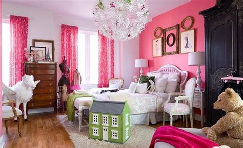 girls chandeliers  bedroom