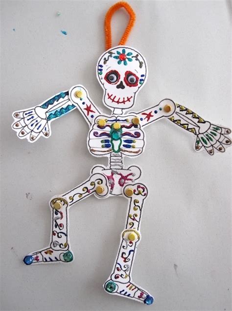 This Skeleton Craft Is Perfect For Halloween And Día De Los Muertos