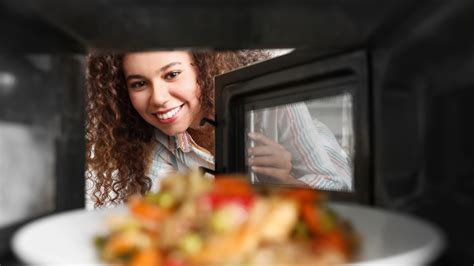 The Biggest Mistakes Everyone Makes When Reheating Food