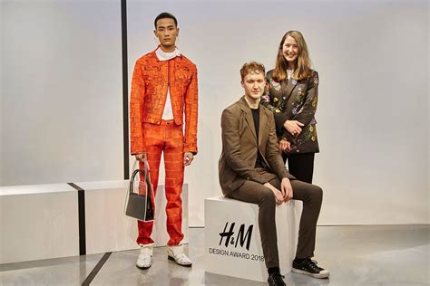 H&m has a commitment to. Fashion retailer H&M's Q4 sales climb 4% - Perfect ...
