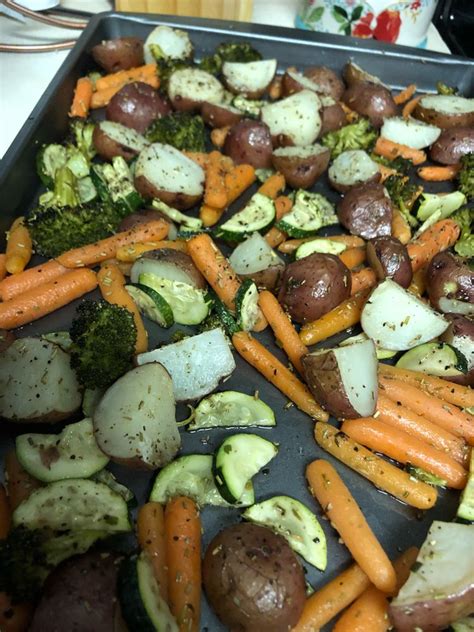 Garlic herb roasted potatoes carrots and green beans page 2 quickrecipes. Garlic Herb Roasted Potatoes Carrots and Green Beans ...