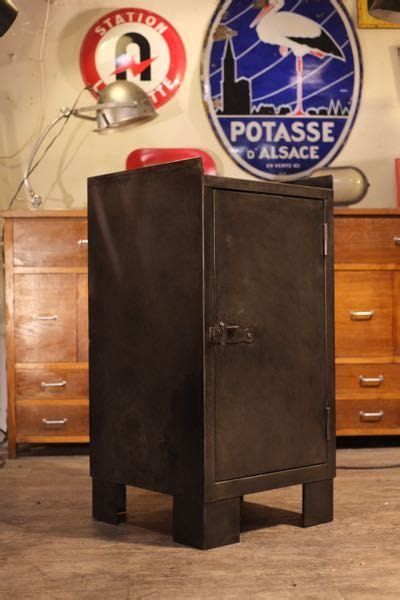 Design, fonctionnel, écologique, et durable. meuble industriel atelier | Meubles industriels, Mobilier ...