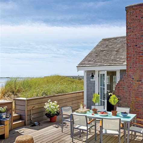 Monday Inspiration A Small Coastal Cottage Thats Big On Style