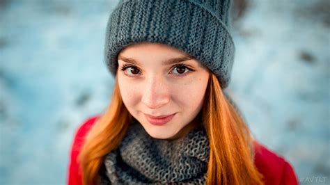 Redhead Girl Face Smile Manicure Wallpaper Coolwallpapersme