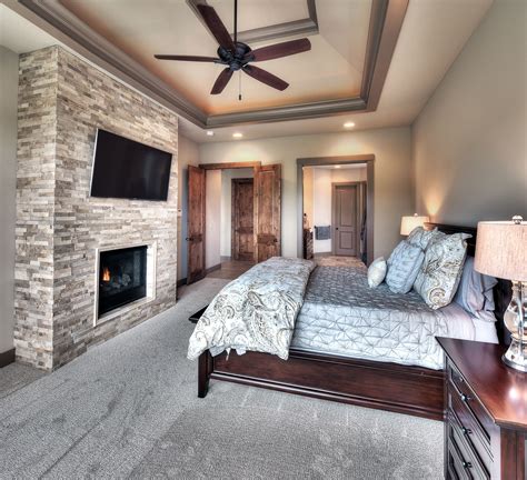 Master Bedroom Vaulted Ceiling Stone Fireplace Access To Laundry