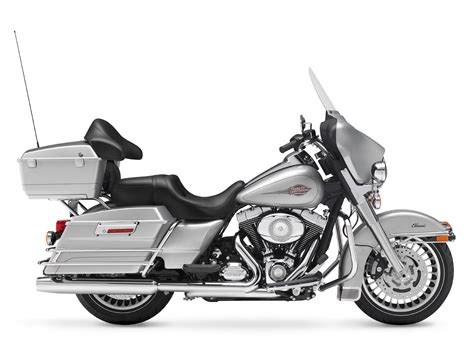 The manufacturer has equipped it with connectivity and cruise control as well as support for apple carplay and android auto. HARLEY DAVIDSON Electra Glide Classic specs - 2010, 2011 ...