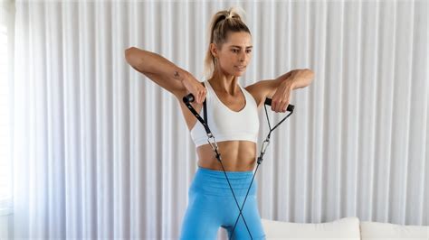 Amanda Bisk 6 Moves To Supercharge Your Cardio Routine Using The