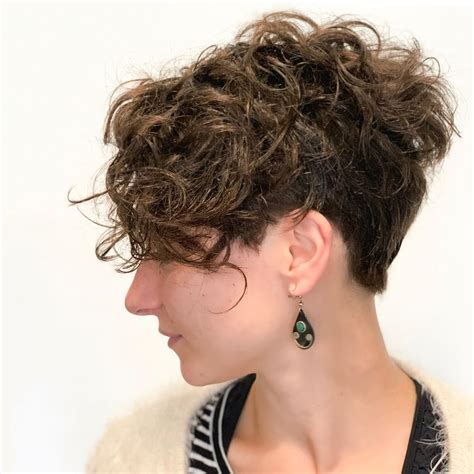 I know i did and i always want to learn more! Pin auf Curly hair styles