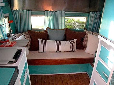 They are soooooo good and each one has it's own personality! 30 Vintage RV Camper Makeover and Remodel Ideas ...
