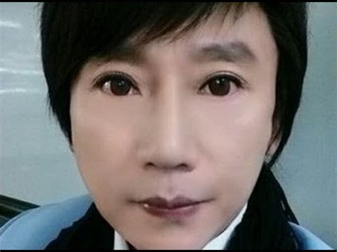 《尋秦記》（英語： a step into the past ）是黃易 同名小說改編的科幻古裝電視劇，由電視廣播有限公司拍攝製作。全劇共40集，由古天樂、江華、林峯、宣萱、郭羨妮及滕麗名領銜主演，並由雪兒、李子雄、姚瑩瑩、郭峰、蓋鳴暉及雪梨聯合演出，監製莊偉建，此劇為無綫電視34週年台慶劇。 秦偉私訊對話 鹹濕內容全曝光 教會長老：他應該出面道歉 - YouTube