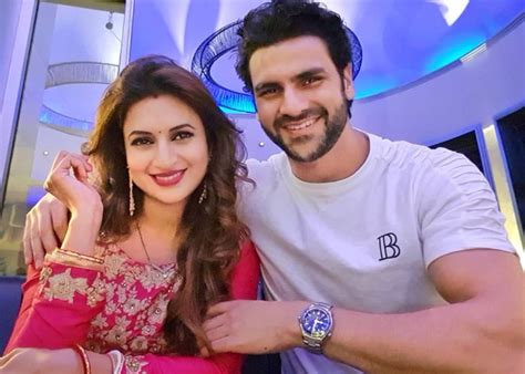 Vivek Dahiya Shares An Unseen Picture With Wife Divyanka Tripathi From Their Engagement See Pic