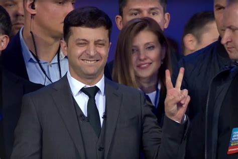 Об этом в эфире телеканала obozrevatel tv заявила депутат верховной рады от партии «слуга народа» ирина. Большой аванс для «юного» политика: обращение Зеленского к ...