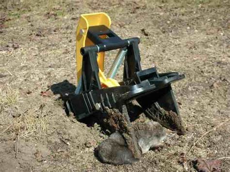 To set a snap trap, gently squeeze the trap to the how. Mole Extermination - Using Mole Traps