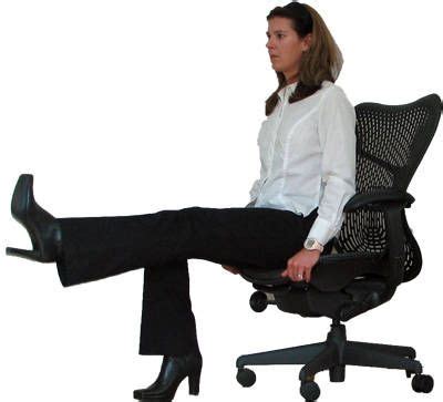Since most people have very little time or motivation to exercise after work, it is important to learn ways to work out while sitting at a desk. Exercise and Stay Fit Right at Your Office Desk | Workout ...