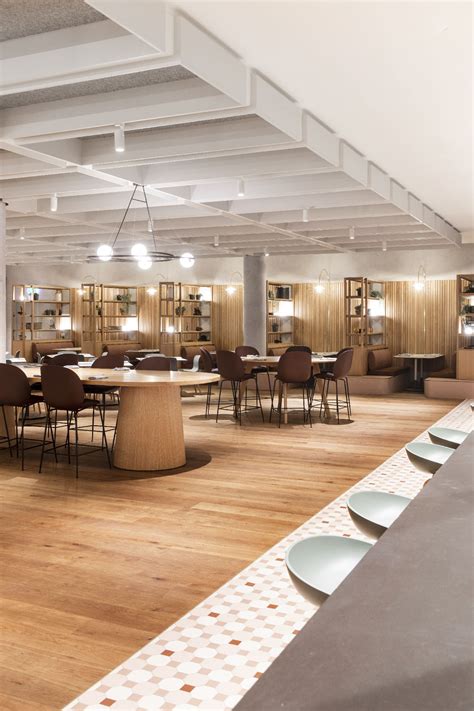 The simple, distinct lines of the trevisco chair brings a classic warmth to the sunlit campbelltown catholic club. THE NEW CAMPBELLTOWN CATHOLIC CLUB - Cullinan Ivanov ...