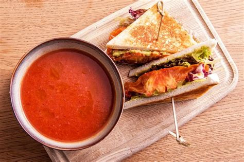 This is the script from code ment the abridged series code geass. „Soup and Sandwich" im Tian Bistro am Spittelberg - VORmagazin