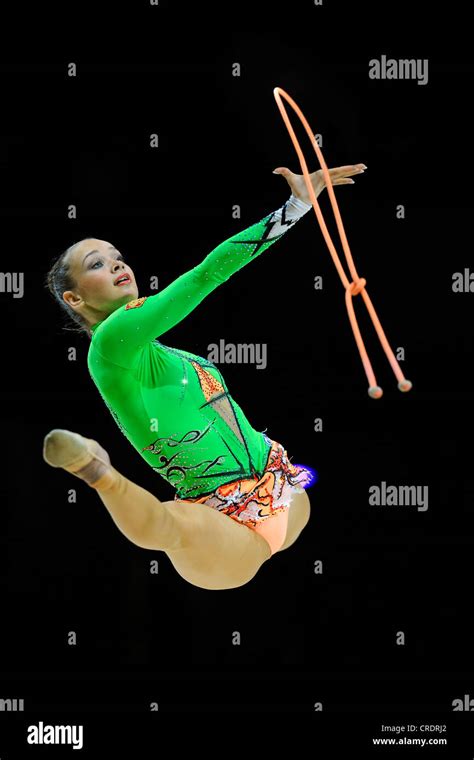 Gymnast Doing Splits Fotos Und Bildmaterial In Hoher Aufl Sung Alamy