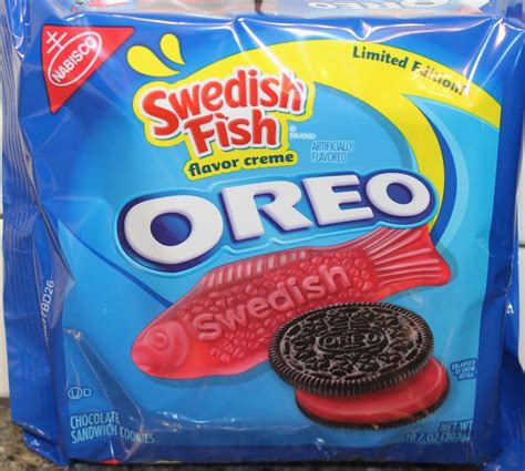 Swedish Fish Oreo Cookie Review Oreo Flavors Snacks Oreo