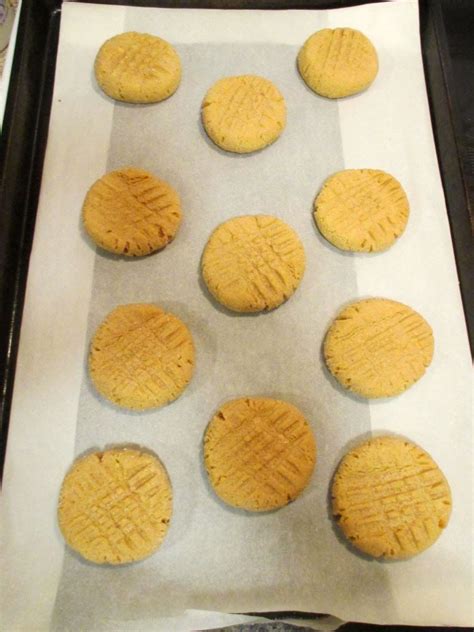 The american heart association eating plan limits sodium intake to 2,400 milligrams. Low Sodium Peanut Butter Cookies (5mg per cookie) | Recipe in 2020 | Low sodium desserts, Low ...
