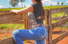 cowgirl country girl jeans hot girls beautiful tight sexy foto vaquejada rodeio mulheres roupa roupas cowboy gorgeous amzn feminina boots