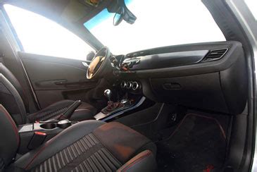 2010 alfa romeo giulietta interior. ALFA-ROMEO GIULIETTA QV (2010-) - ESSAI